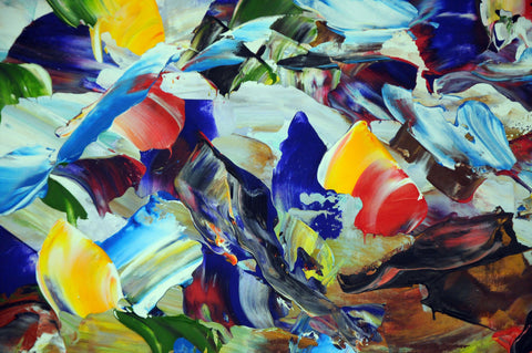 Close view of colour transitions and material texture in Senza Confini by Antonino Puliafico